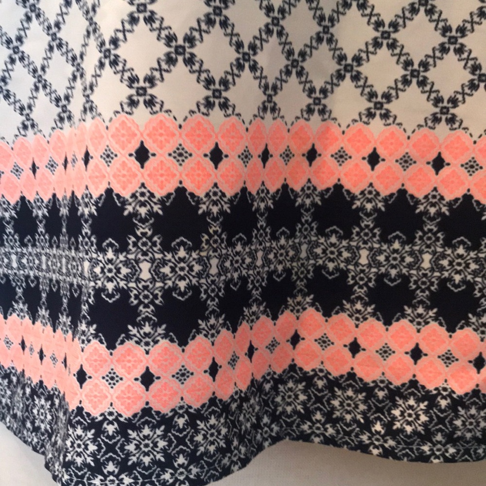 blouse - Picture 2 of 3